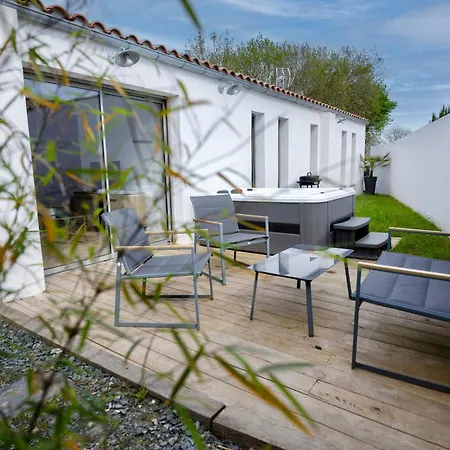 L'oasis A Bulles, Climatise Feriehus